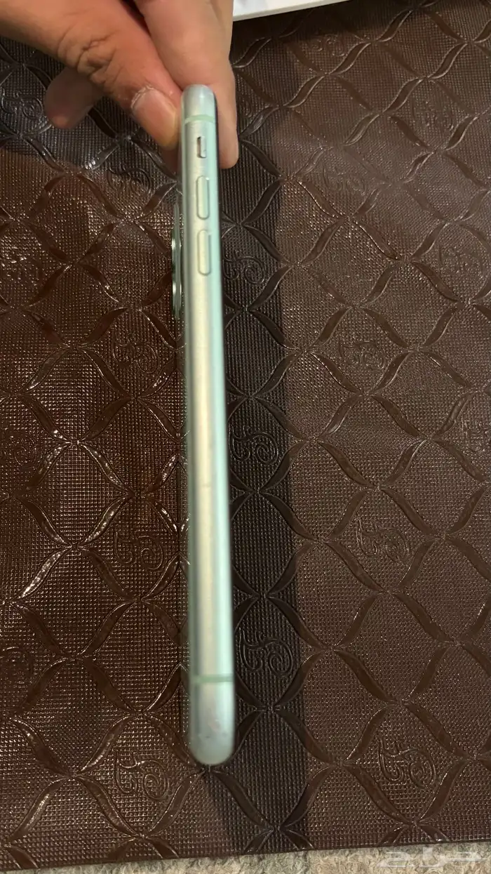 ايفون 11 العادي 5