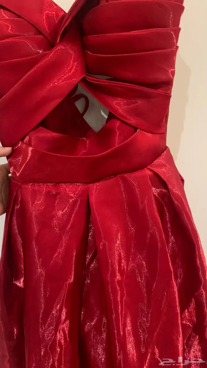 قابل للتفاوض فستان لم يلبس الا مره وحده 3