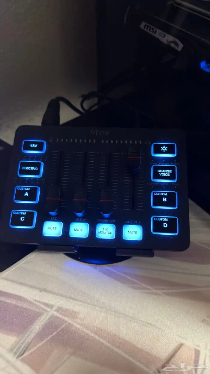 مايك فيفاين و مكسر فيفاين سماعه هايبر اكس 4