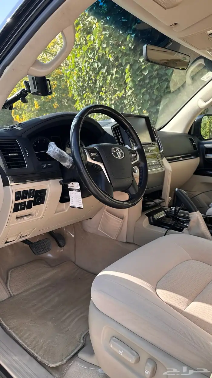 لاندكروزر GXR فل كامل تورنق 2020 6