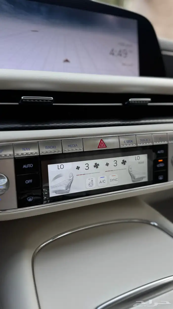 2025 جينيسس G90 24