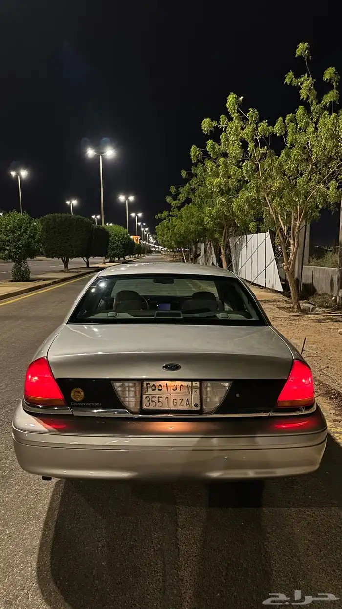 فورد فكتوريا 2003 2