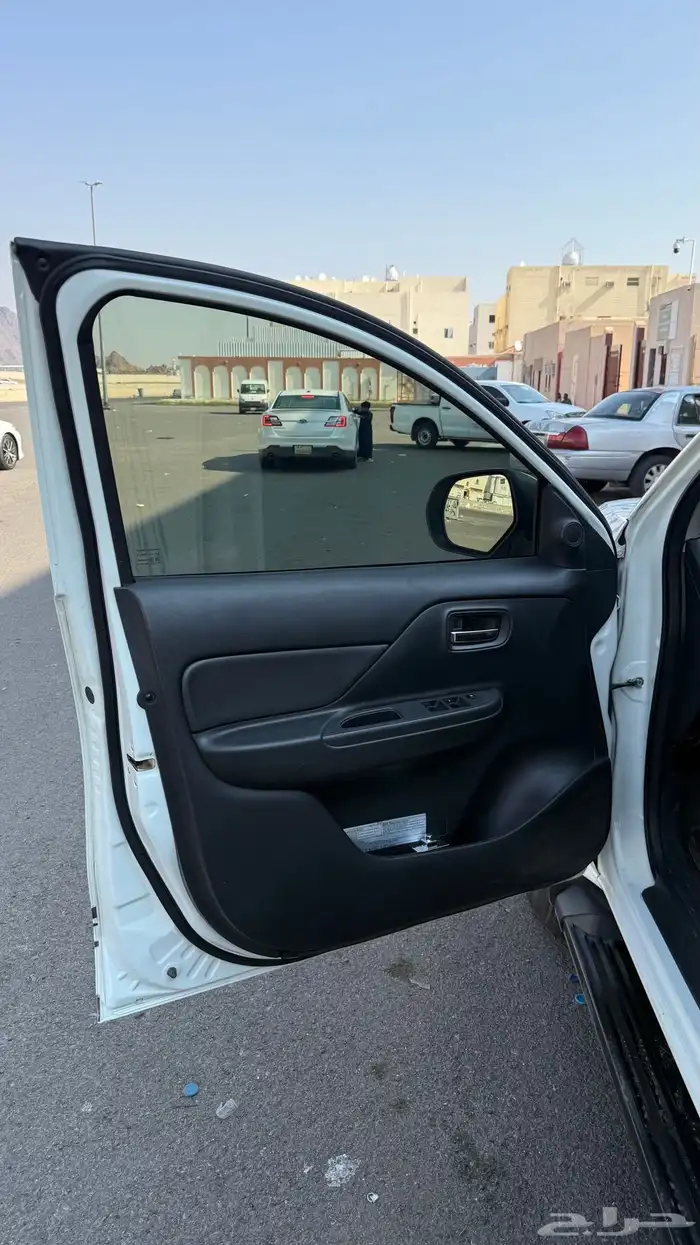 ميتسوبيشي L200 18