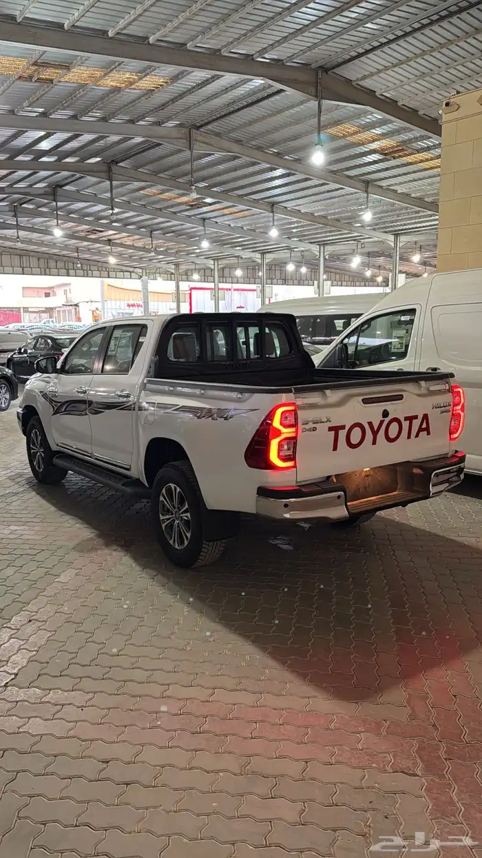 تويوتا هايلوكس فئة SGLX ديزل 2025 3