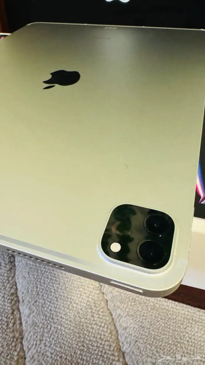 ايباد برو M2 شبه جديد ماشاءالله 5