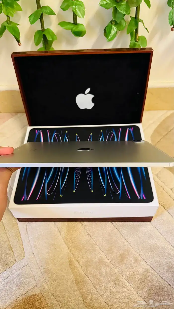 ايباد برو M2 شبه جديد ماشاءالله 6