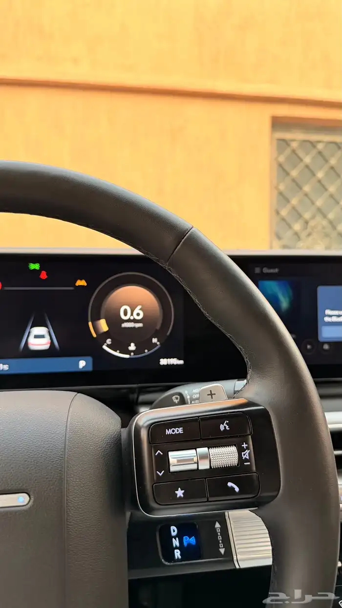 ازيرا 2023 ( بنزين 6V ) فل كامل بحالة الوكالة 15