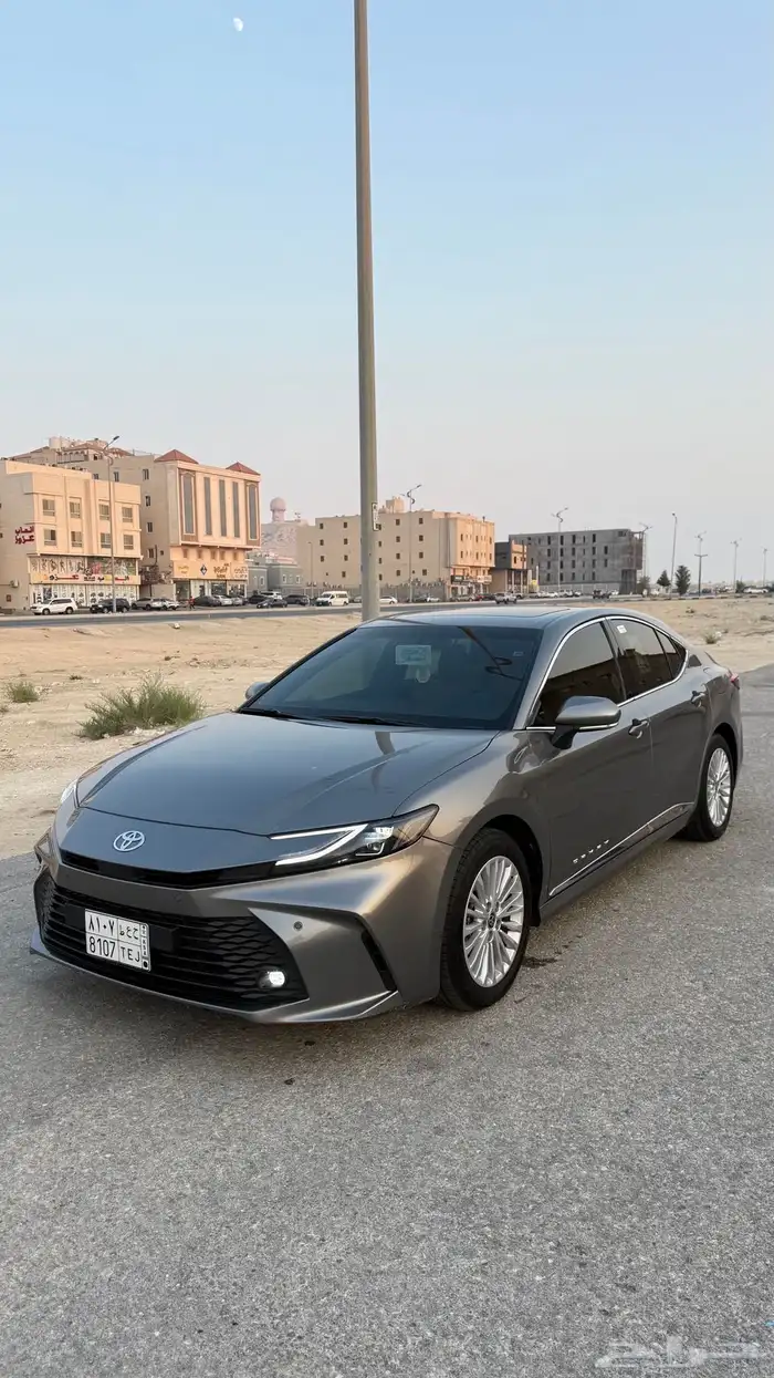 للبيع كامري 2025 LE بنزين - عداد 30 الف 0