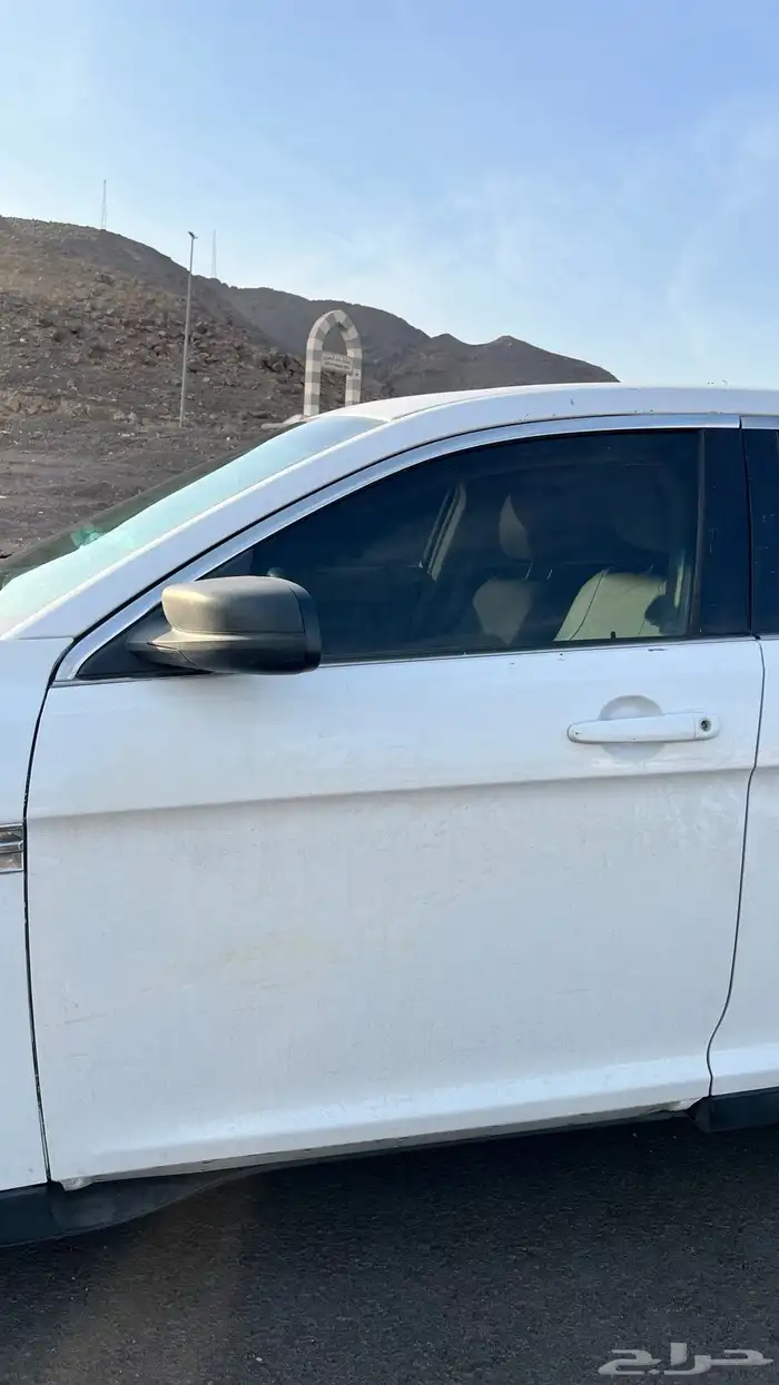 للبيع فورد تورس موديل 2013 5