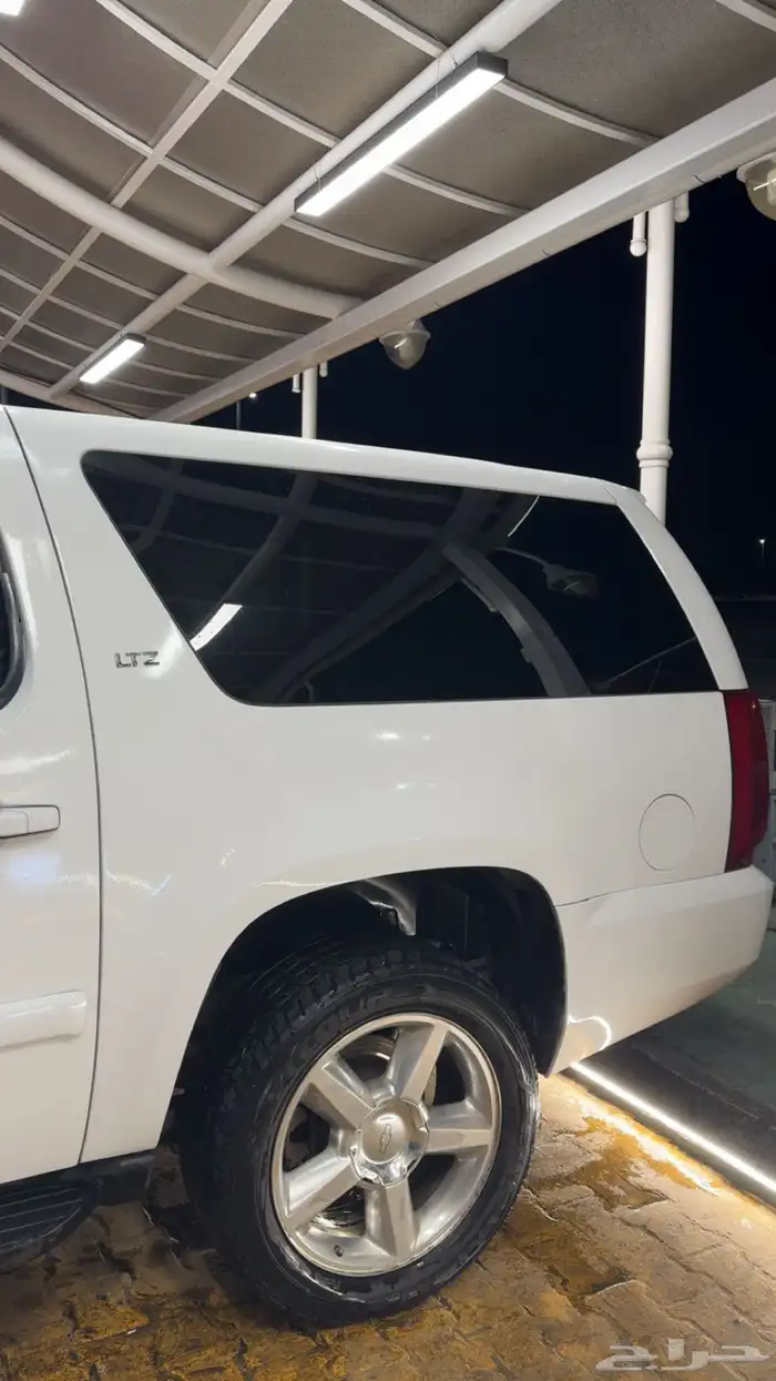 للبيع  شيفروليه تاهو 2007 LTZ   اللون أبيض   دبل 20