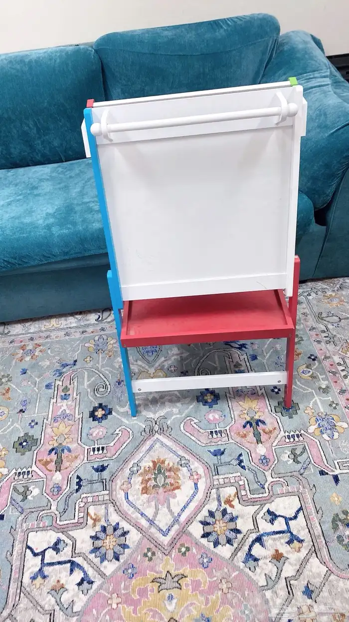 مكتب صغير وسبوره 4