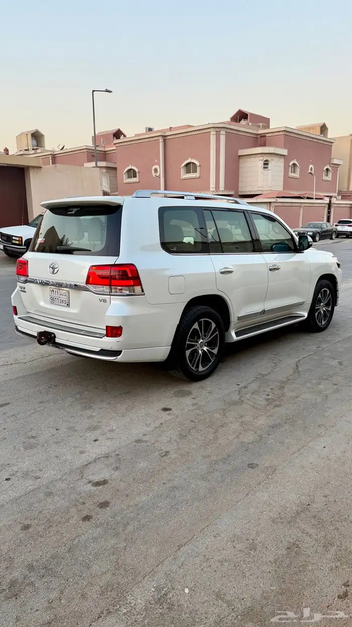 لاندكروزر 2020 تورنق ممشى قليل 8