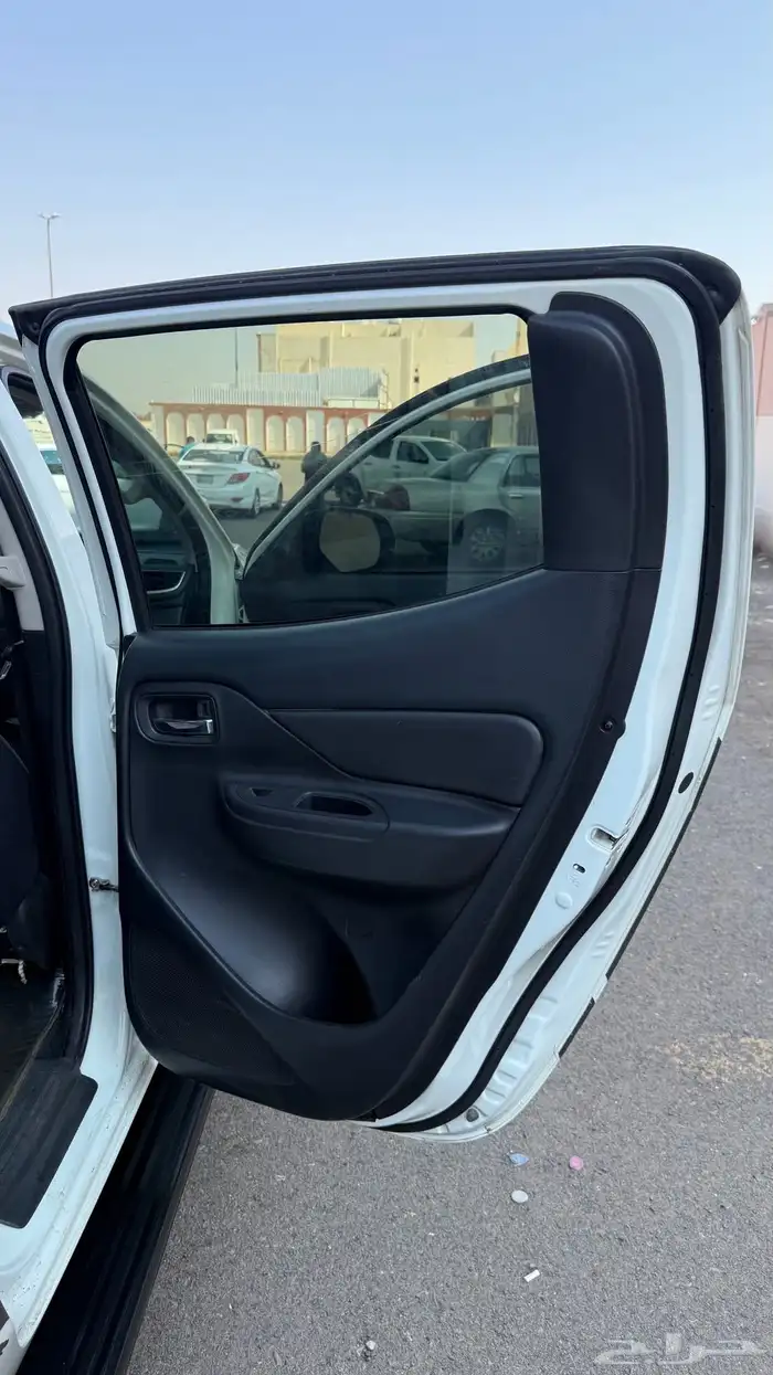 ميتسوبيشي L200 25