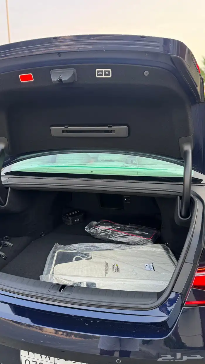 2025 جينيسس G90 9