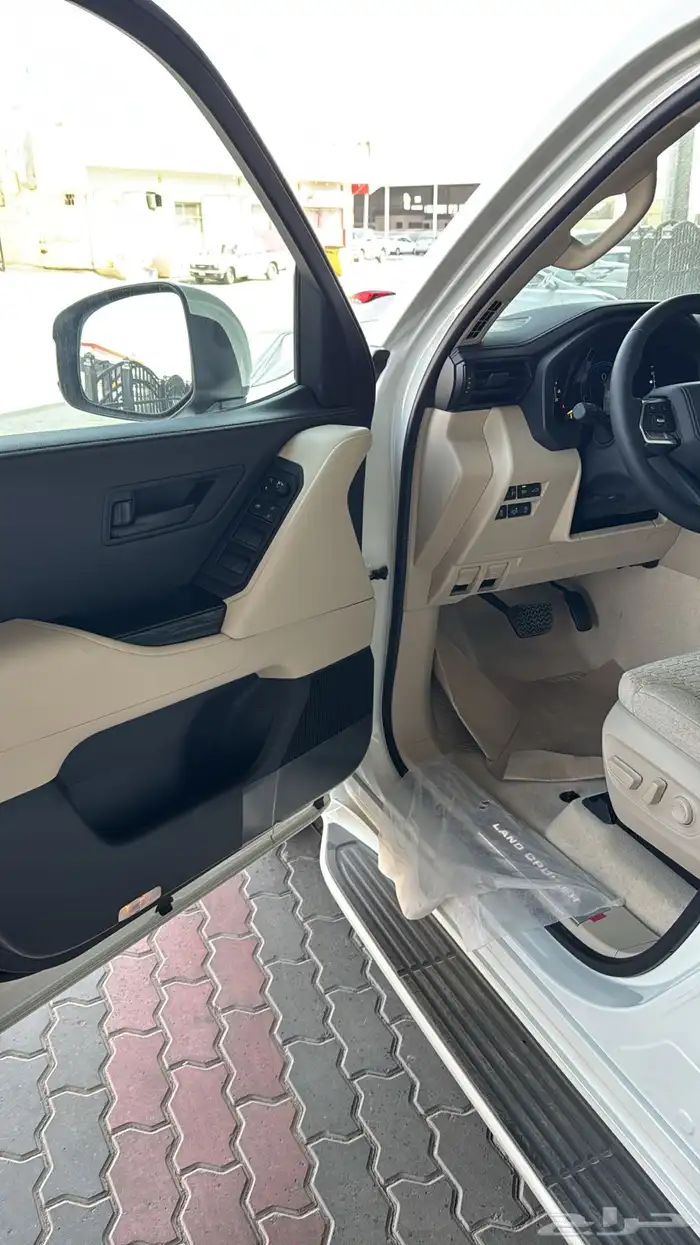 تويوتا لاندكروزر GXR3 بنزين 2026 6