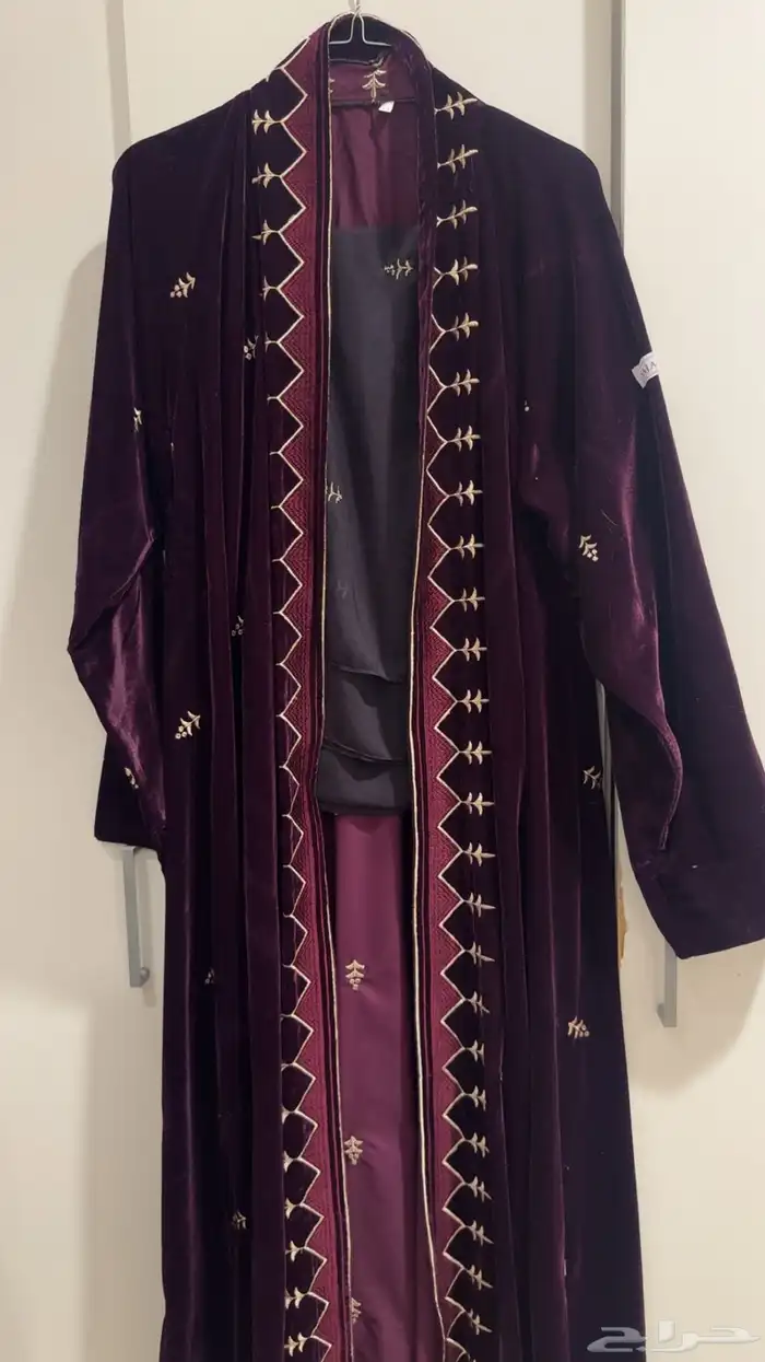عباية مخمل عنابي من سجه 2