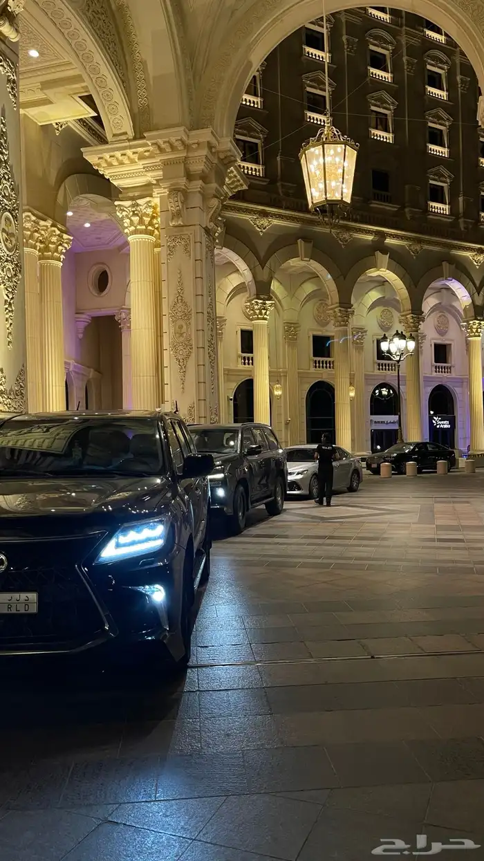 للبيع جيب لكزس مرهم بسعر طيب 8