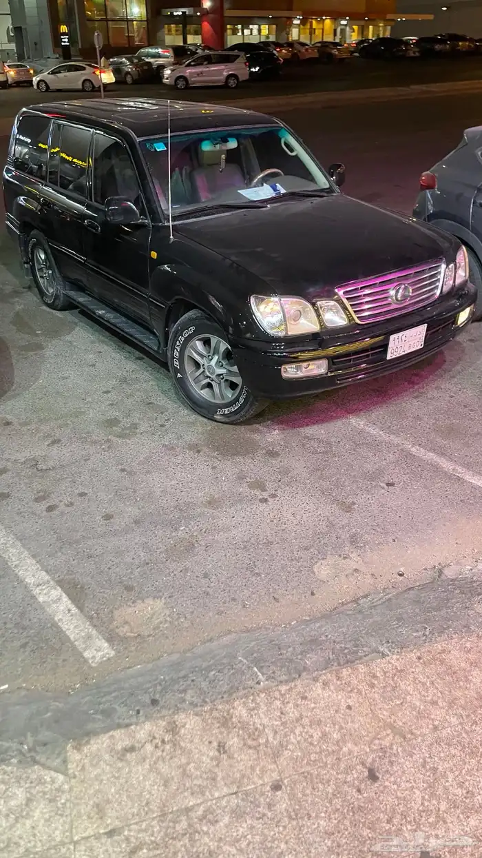 جيب لكزس نضيف وعليه موجز وذكر الله . 15