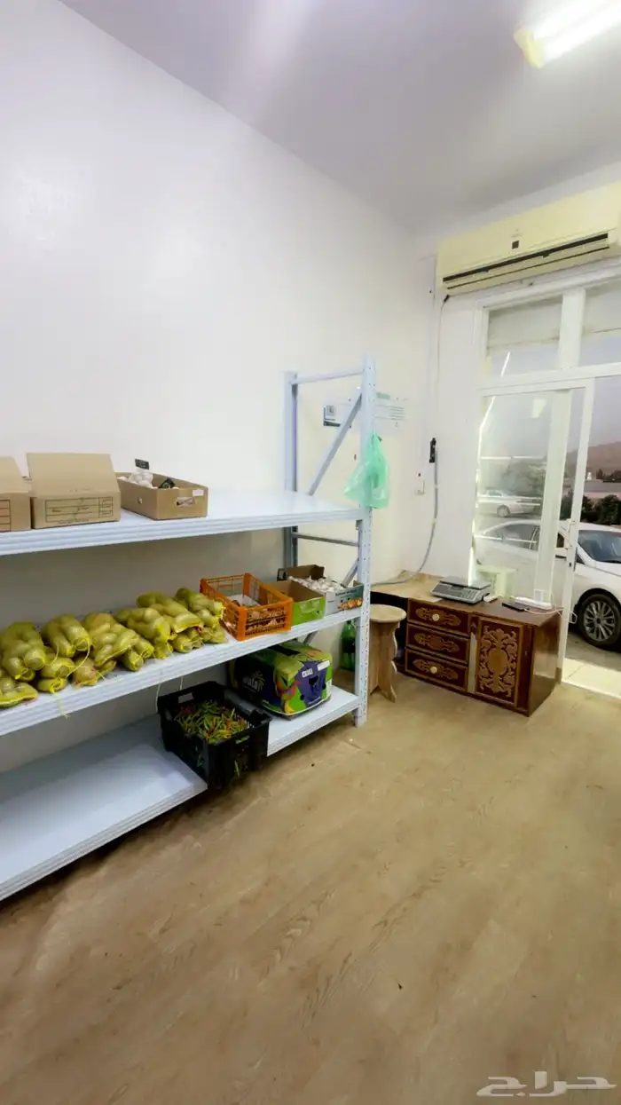 ارفف محل نظيفه جدا 2