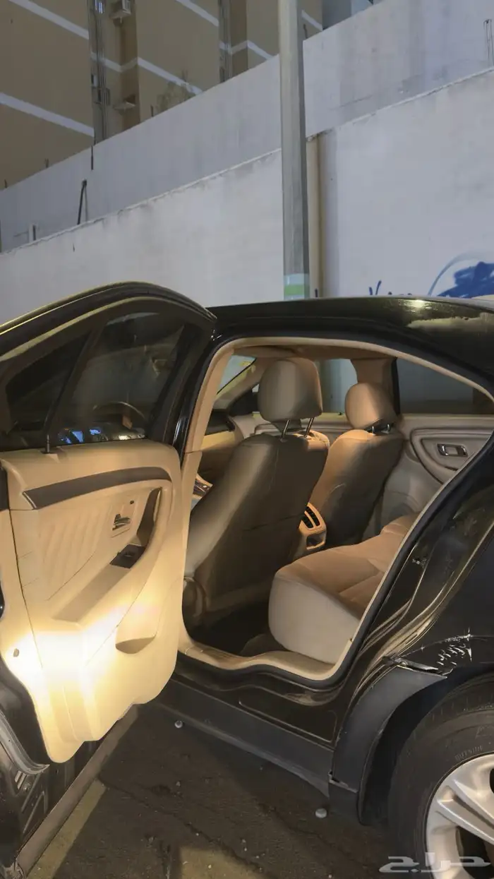 للبيع فورد تورس 2014 لون اسود 16