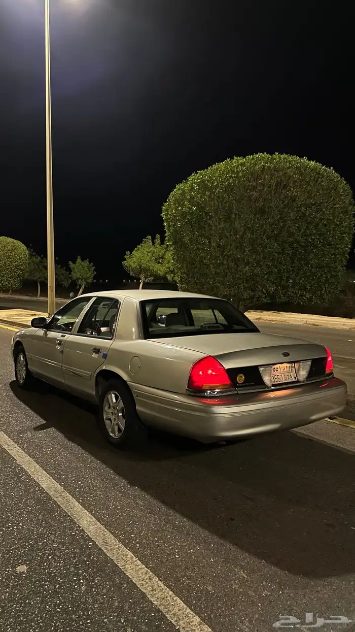 فورد فكتوريا 2003 4