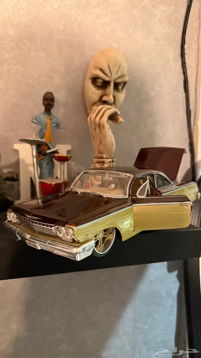 مجسم سيارة كلاسيك حديد 4