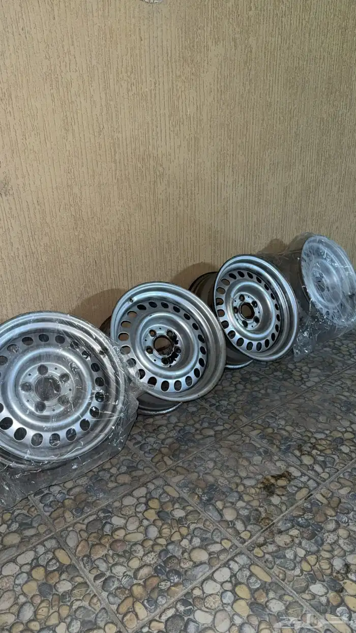 جنوط مرسيدس للهايلكس ( الأصليه ) 1