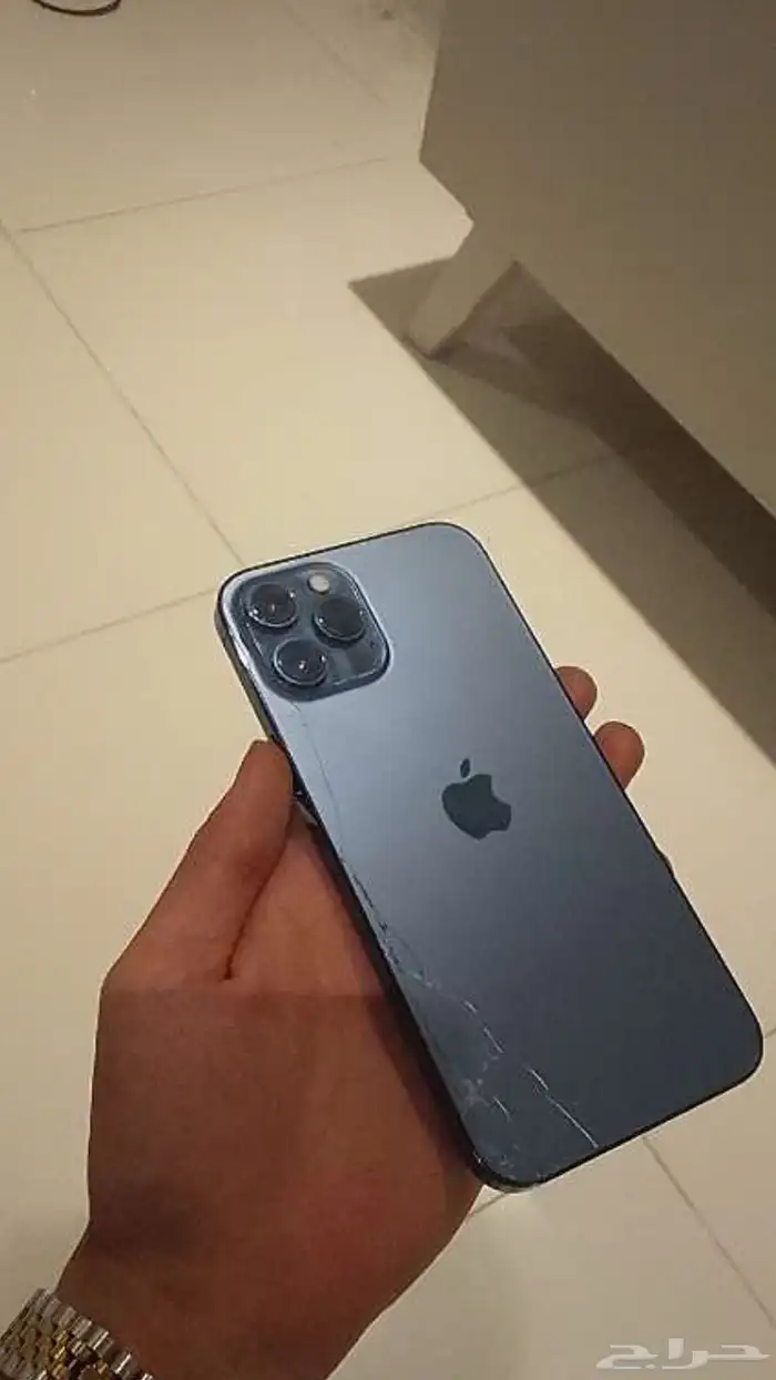 ايفون 12برو ماكس وكاله مانفك فيه كسر بسيط ف الخلفيه 5