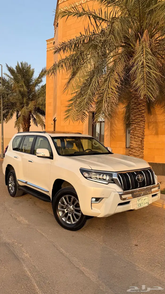 تايوتا برادو 2021 لؤلؤي GXR خليجي 6V إسبير علاق فتحة سقف 11