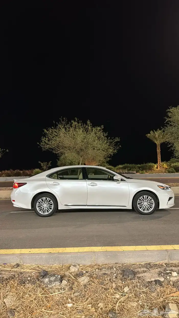 للبيع لكزس es350. 2016 1