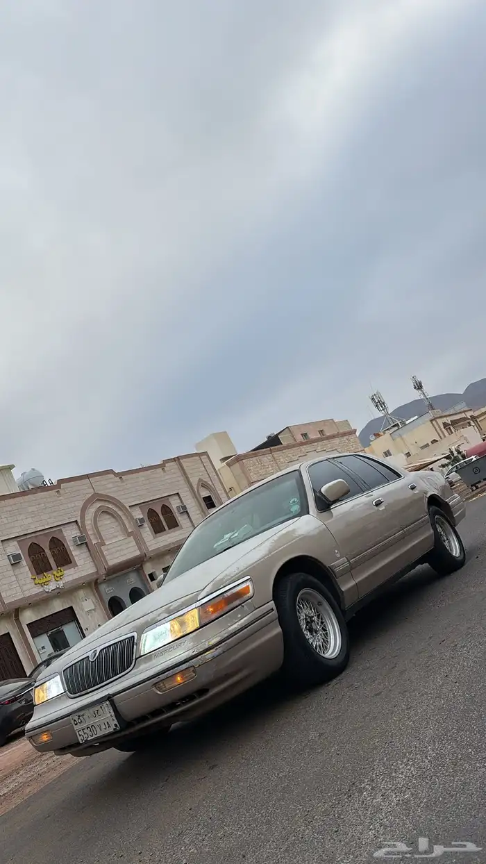 فورد ماركيز للبيع قطع غيار او الموتر كامل موديل 97 1