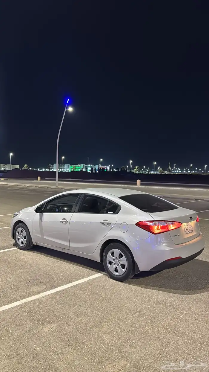 السلام عليكم ورحمة وبركاته اقدملكم سياره سيراتو 2015 3