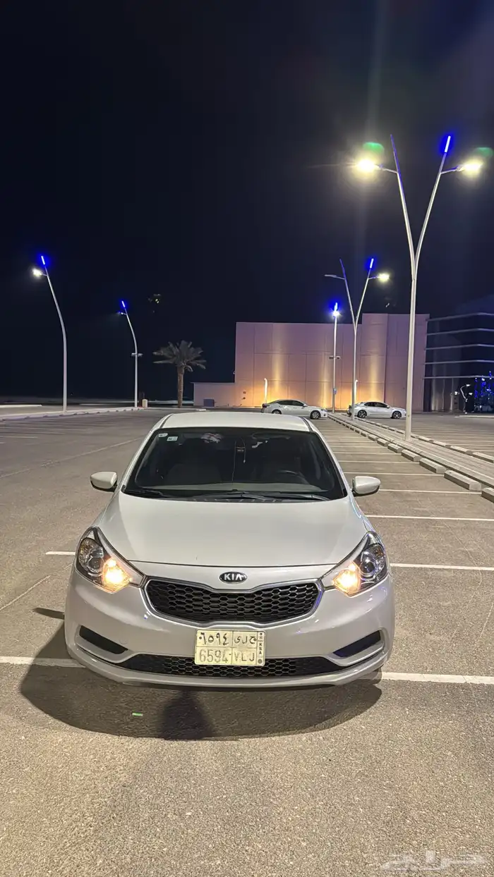 السلام عليكم ورحمة وبركاته اقدملكم سياره سيراتو 2015 1