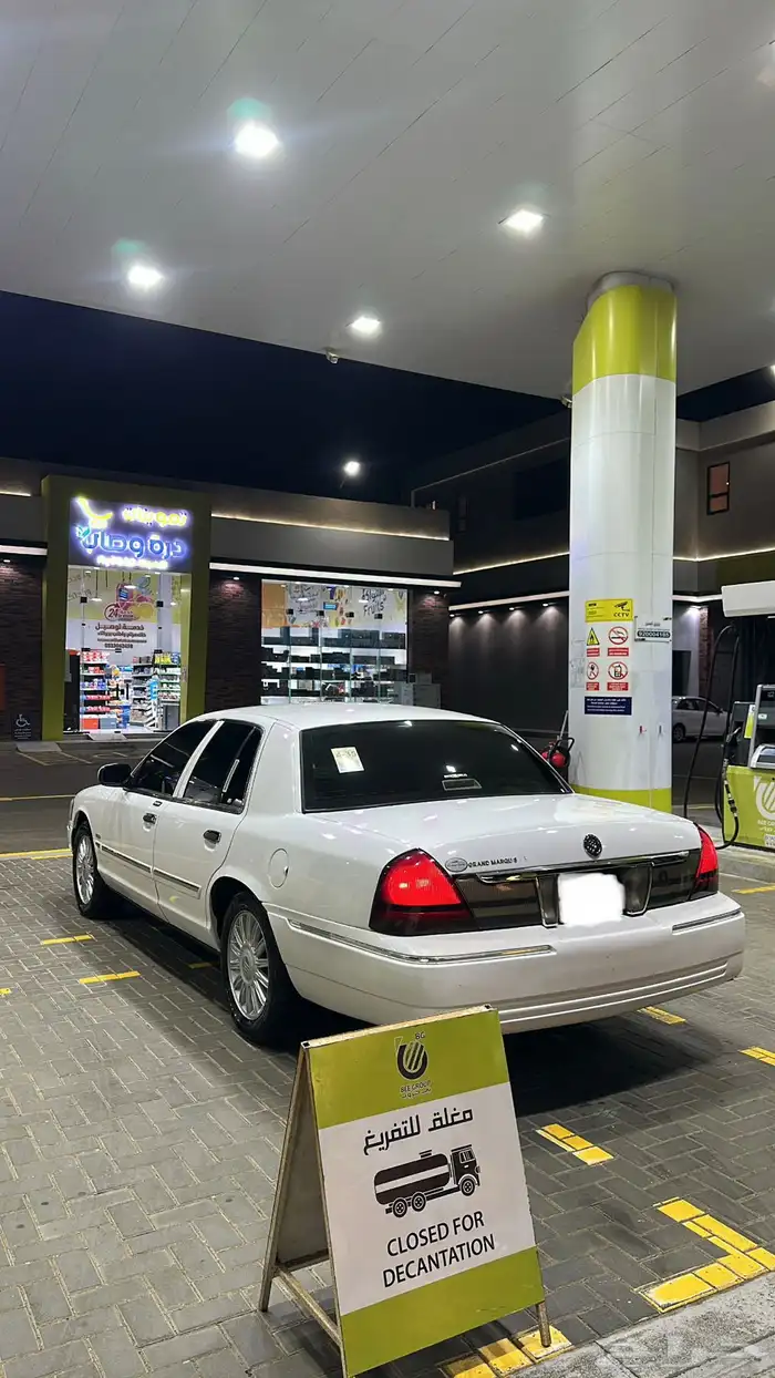 فورد قراند ماركيز موديل 2011 10