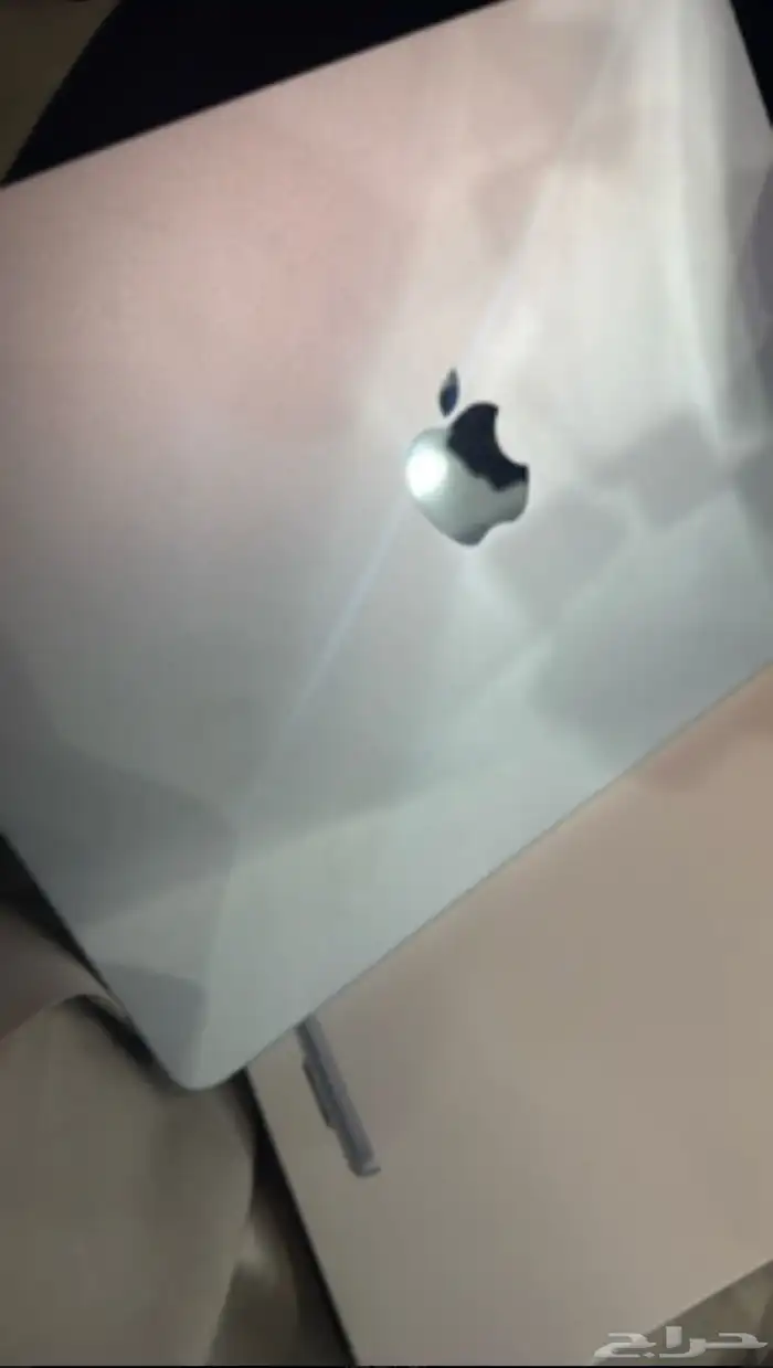 لاب توب ماك بوك 2025 1