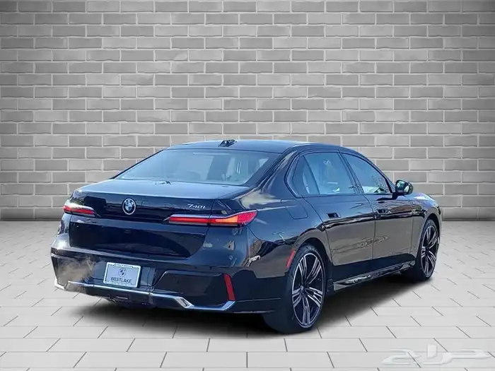 بي ام دبليو الفئة السابعة 740 2023 بسعر لقطة 3