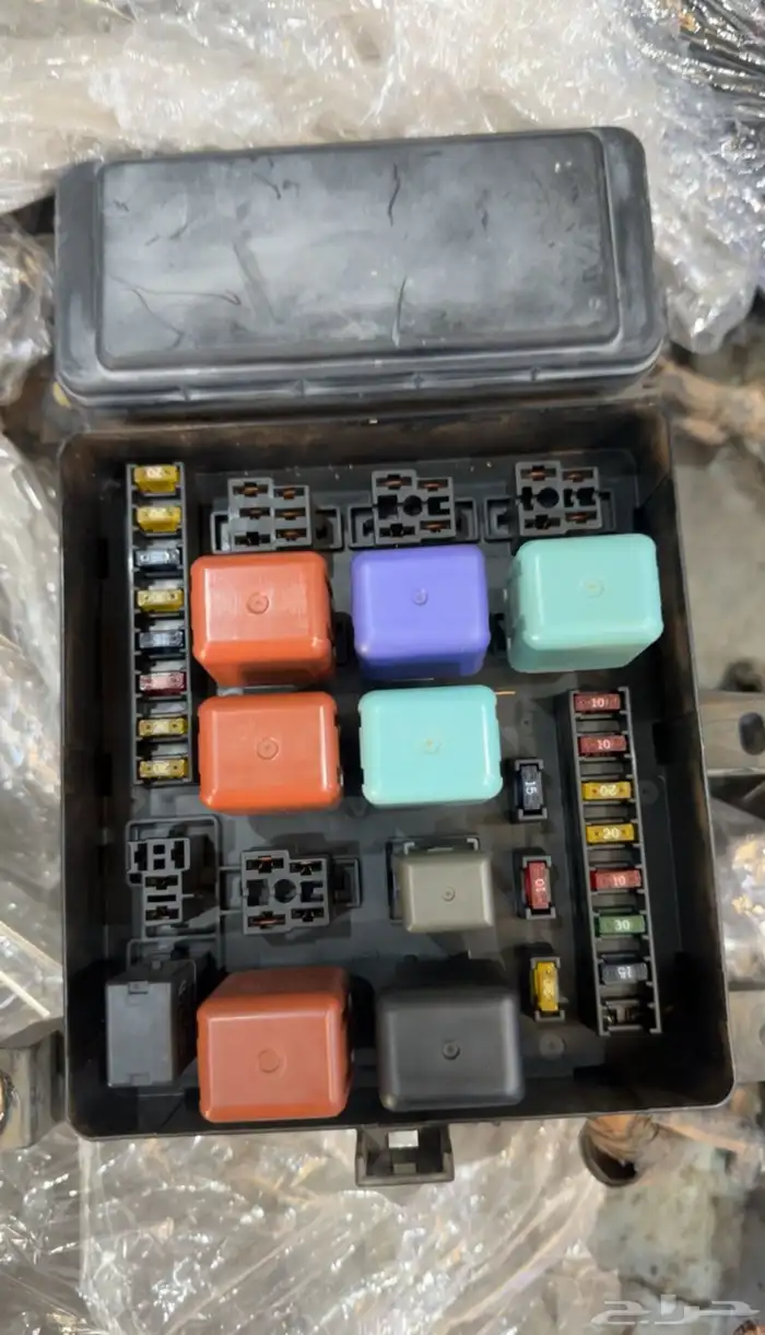 لاند كروزر علبه فيوزات 98-2002 نظيف وارد اصلي 0