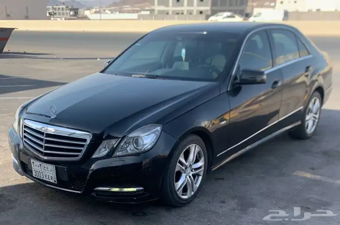 مرسيدس E200 2011 ماتور 1.8L تيربو اللون اسود الممشى 150 الف 12
