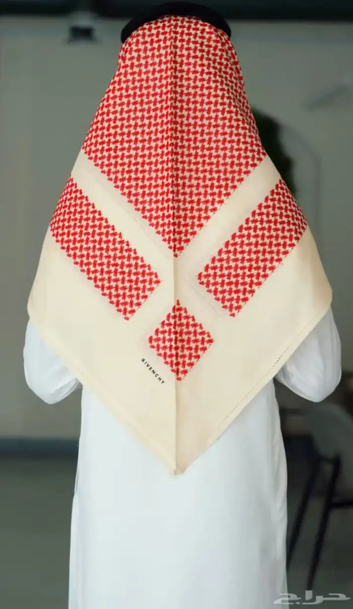 شماغ جيفنشي احمر بيج شتوي صناعه إنجليزيه 5