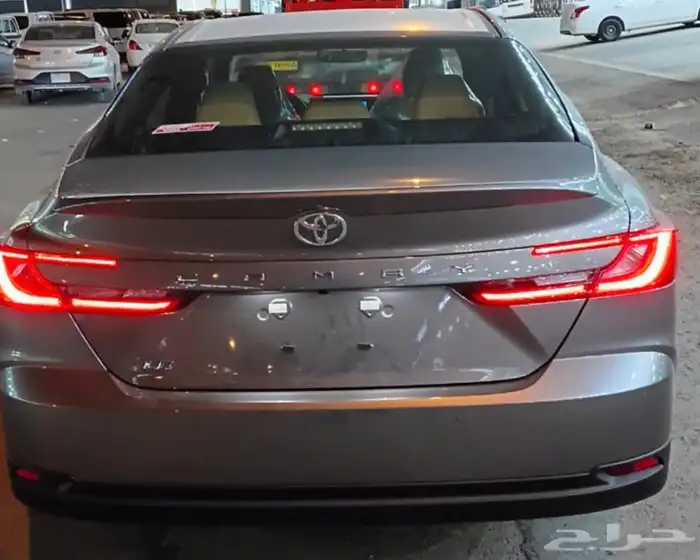 كامري بنزين لوحات سعودي 2025 LE لون تتانيوم 4