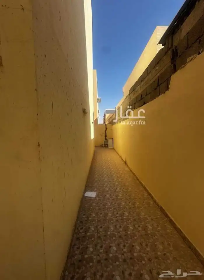 للإيجار دور أرضي مميز في العيينة-موقع مميز ومناسب للعوائل 3