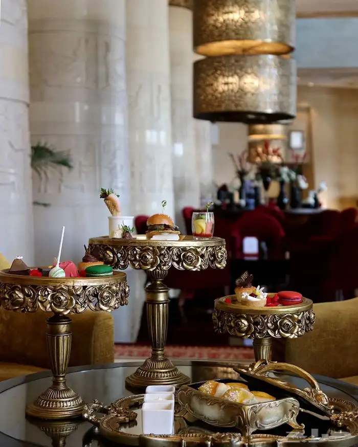 تقبيل محل ورد 56