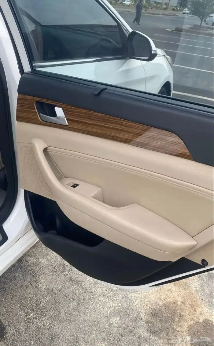 للبيع هونداي سوناتا أعلى فئة بحالة الوكالة 10