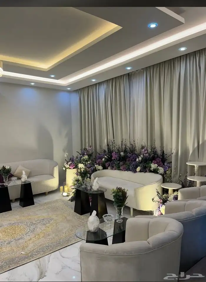 شاشات بالمتر وحفلات 8