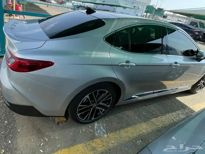 كامري 2025 لوميير هايبرد 4