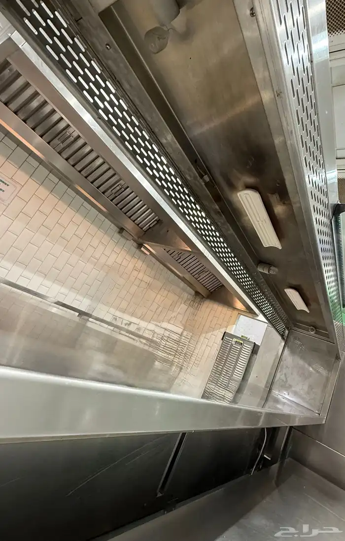 للبيع مجموعة معدات مطعم مستخدمة بحالة نظيفة 39