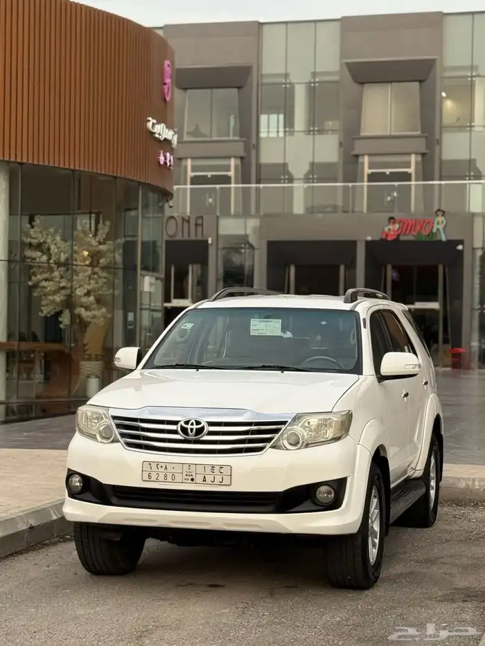 للبيع فورتشنر 1