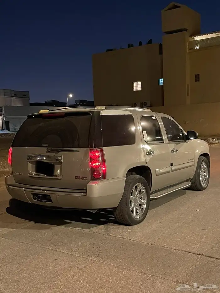 GMC yukon 1
