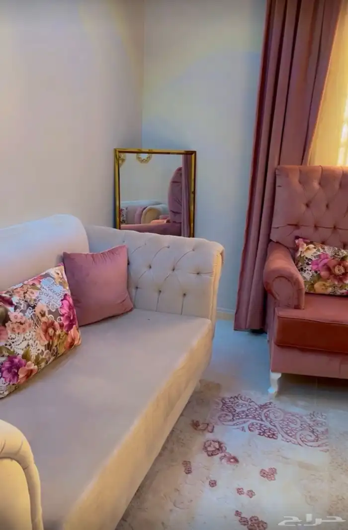 كنب مع طاولتين وستاره 3