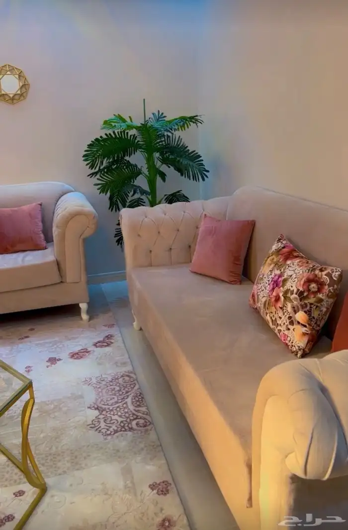 كنب مع طاولتين وستاره 0